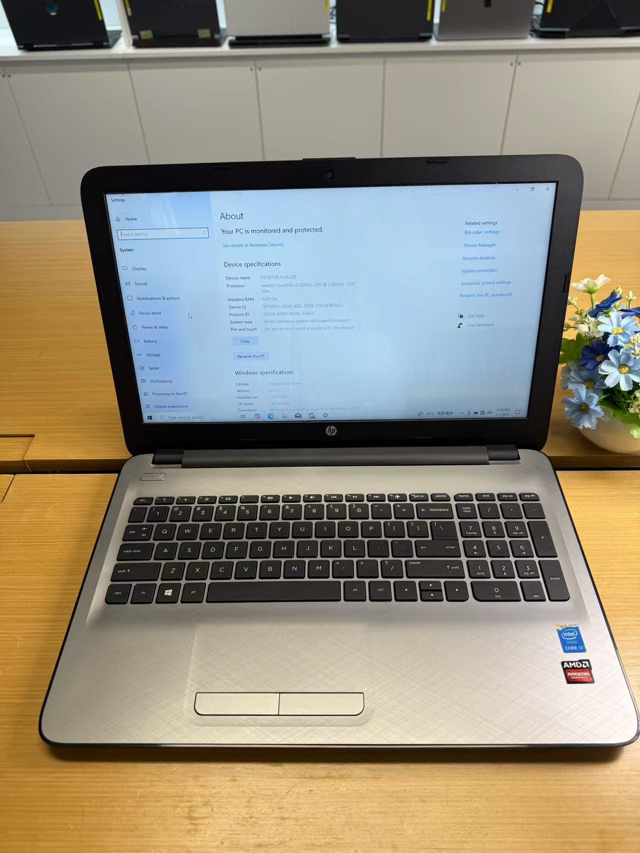 70203 Hp 15-AC 15.6inches core i3-5th gen 8gb ram SSD 480gb